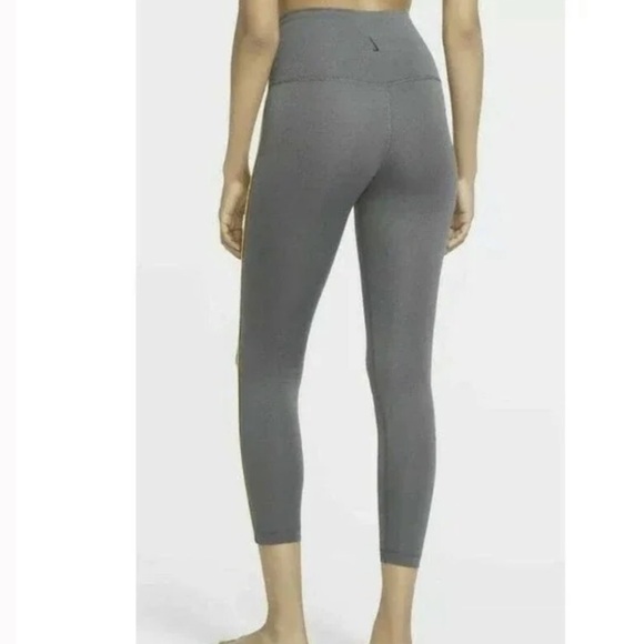Nike Yoga Leggings Women's Running Training 3/4 Length CU5360-073 NWT XS - Picture 14 of 14